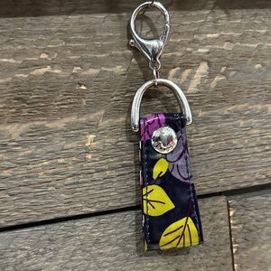 Vera Bradley Floral Nightingale Keychain Purse Luggage Clip Vinyl NWOT 2011